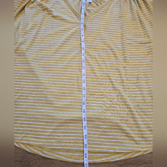 OLD NAVY Loose V-Neck Linen-Blend Henley T- Shirt Womens L Yellow White Striped - Picture 6 of 7